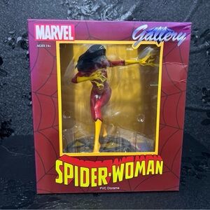 Marvel Gallery Spider-Woman Diamond Select Toys Diorama